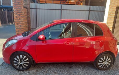 Toyota Yaris III рестайлинг, 2006 год, 450 000 рублей, 3 фотография