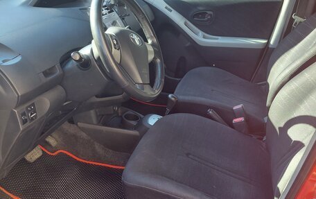 Toyota Yaris III рестайлинг, 2006 год, 450 000 рублей, 6 фотография