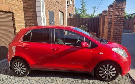 Toyota Yaris III рестайлинг, 2006 год, 450 000 рублей, 2 фотография