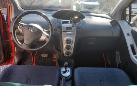 Toyota Yaris III рестайлинг, 2006 год, 450 000 рублей, 5 фотография