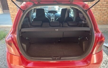 Toyota Yaris III рестайлинг, 2006 год, 450 000 рублей, 13 фотография