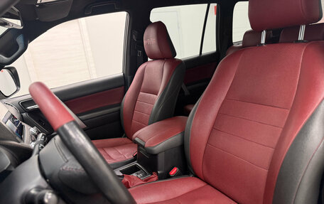 Toyota Land Cruiser Prado 150 рестайлинг 2, 2016 год, 4 000 000 рублей, 11 фотография