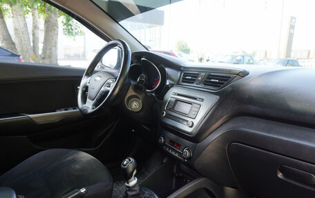 KIA Rio III рестайлинг, 2015 год, 935 000 рублей, 20 фотография