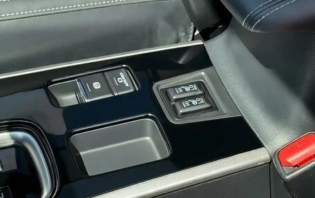 Mitsubishi Outlander III рестайлинг 3, 2021 год, 2 150 000 рублей, 12 фотография