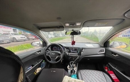 Hyundai Solaris II рестайлинг, 2017 год, 820 000 рублей, 5 фотография