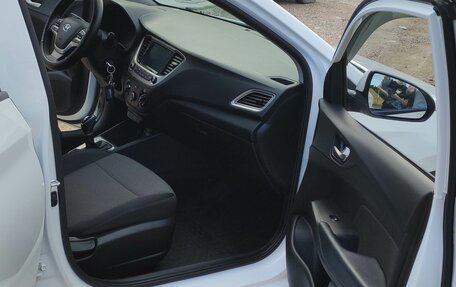 Hyundai Solaris II рестайлинг, 2021 год, 1 430 000 рублей, 9 фотография