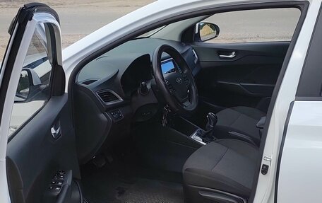 Hyundai Solaris II рестайлинг, 2021 год, 1 430 000 рублей, 10 фотография