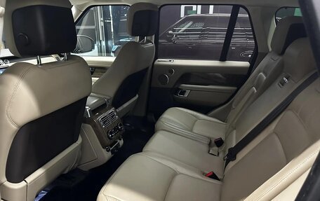 Land Rover Range Rover IV рестайлинг, 2018 год, 5 500 000 рублей, 20 фотография