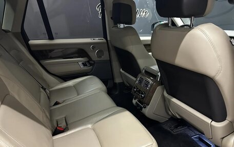 Land Rover Range Rover IV рестайлинг, 2018 год, 5 500 000 рублей, 23 фотография