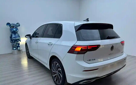 Volkswagen Golf VIII, 2022 год, 1 840 000 рублей, 7 фотография