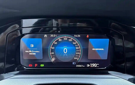 Volkswagen Golf VIII, 2022 год, 1 840 000 рублей, 8 фотография
