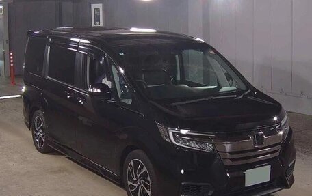 Honda Stepwgn IV, 2018 год, 2 050 000 рублей, 1 фотография