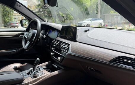 BMW 5 серия, 2018 год, 3 950 000 рублей, 10 фотография