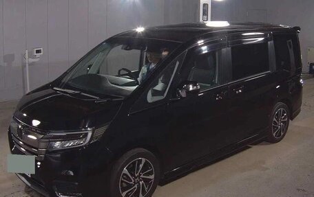 Honda Stepwgn IV, 2018 год, 2 050 000 рублей, 2 фотография