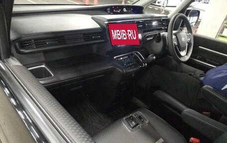 Honda Stepwgn IV, 2018 год, 2 050 000 рублей, 5 фотография