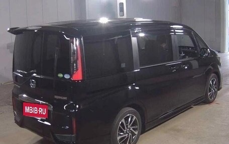 Honda Stepwgn IV, 2018 год, 2 050 000 рублей, 4 фотография