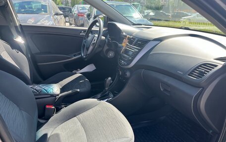 Hyundai Solaris II рестайлинг, 2016 год, 1 000 000 рублей, 8 фотография