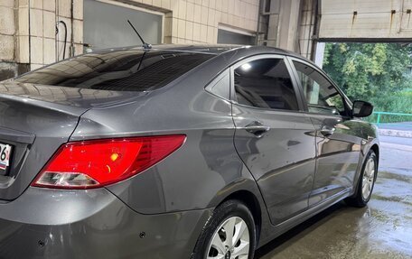Hyundai Solaris II рестайлинг, 2016 год, 1 000 000 рублей, 36 фотография