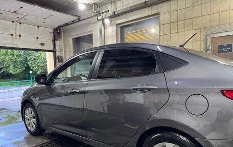 Hyundai Solaris II рестайлинг, 2016 год, 1 000 000 рублей, 31 фотография