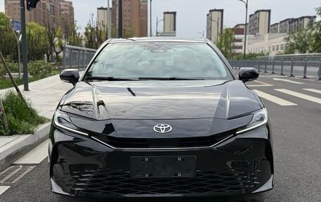 Toyota Camry, 2024 год, 3 530 000 рублей, 2 фотография