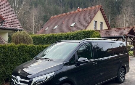 Mercedes-Benz V-Класс, 2021 год, 12 999 999 рублей, 2 фотография
