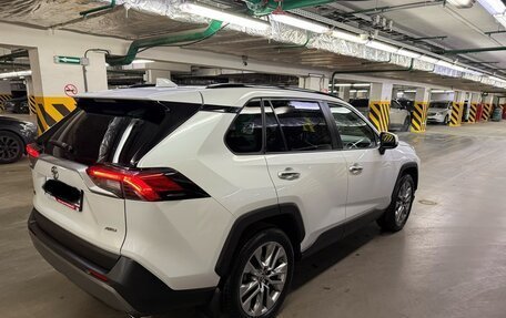 Toyota RAV4, 2019 год, 3 199 999 рублей, 3 фотография