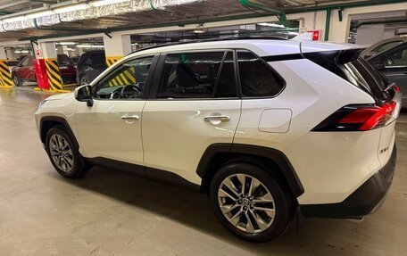Toyota RAV4, 2019 год, 3 199 999 рублей, 7 фотография