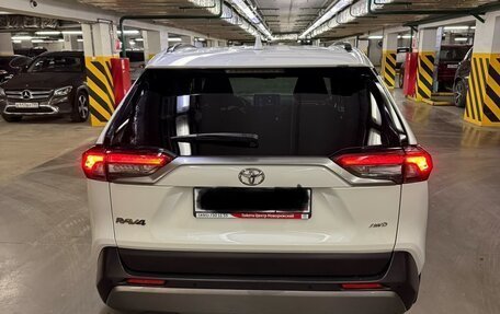 Toyota RAV4, 2019 год, 3 199 999 рублей, 5 фотография