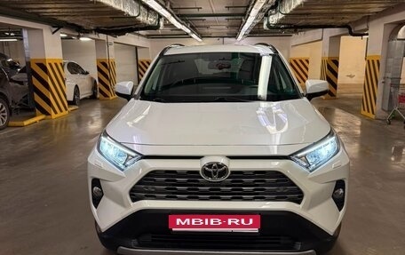 Toyota RAV4, 2019 год, 3 199 999 рублей, 4 фотография