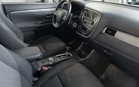 Mitsubishi Outlander III рестайлинг 3, 2012 год, 1 249 000 рублей, 8 фотография