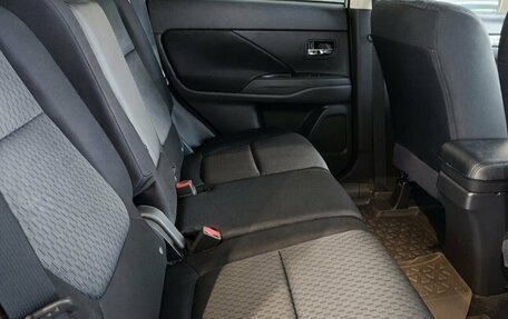 Mitsubishi Outlander III рестайлинг 3, 2012 год, 1 249 000 рублей, 9 фотография