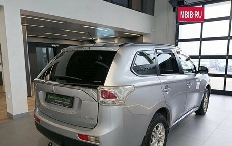 Mitsubishi Outlander III рестайлинг 3, 2012 год, 1 249 000 рублей, 4 фотография
