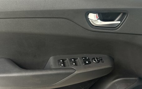 Hyundai Solaris II рестайлинг, 2021 год, 1 595 000 рублей, 24 фотография