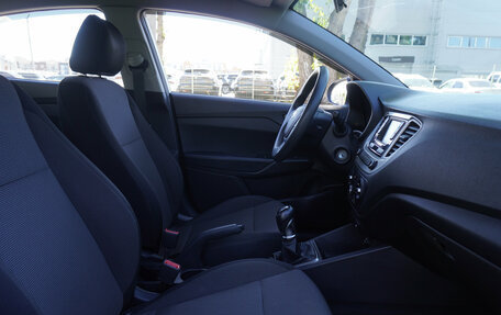Hyundai Solaris II рестайлинг, 2021 год, 1 450 000 рублей, 19 фотография