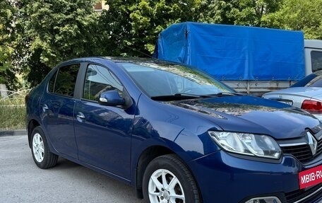 Renault Logan II, 2015 год, 750 000 рублей, 2 фотография