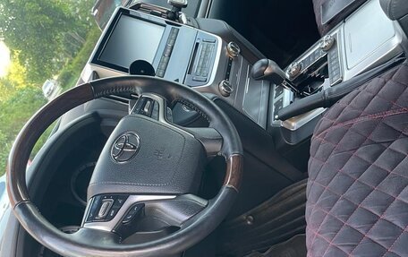 Toyota Land Cruiser 200, 2021 год, 10 500 000 рублей, 20 фотография