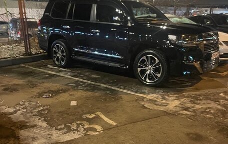 Toyota Land Cruiser 200, 2021 год, 10 500 000 рублей, 30 фотография