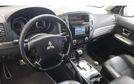 Mitsubishi Pajero IV, 2014 год, 2 249 000 рублей, 6 фотография