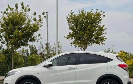 Honda Vezel, 2022 год, 1 400 000 рублей, 3 фотография