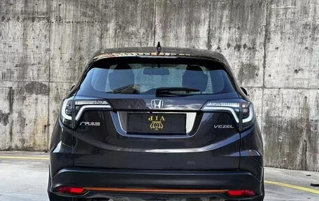 Honda Vezel, 2022 год, 1 380 000 рублей, 3 фотография