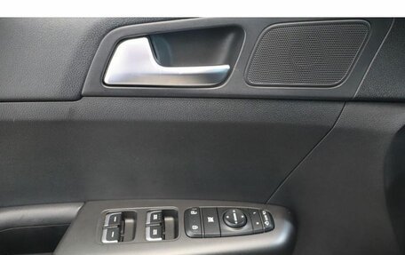 KIA Sportage IV рестайлинг, 2019 год, 2 040 000 рублей, 12 фотография