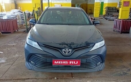 Toyota Camry, 2018 год, 1 350 000 рублей, 1 фотография
