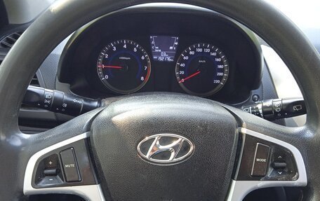 Hyundai Solaris II рестайлинг, 2013 год, 584 000 рублей, 13 фотография