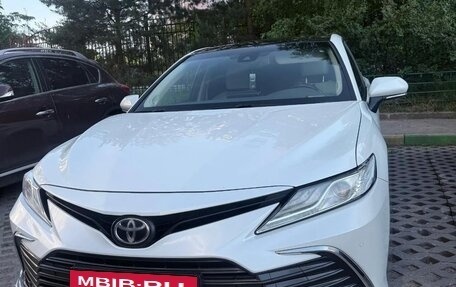 Toyota Camry, 2022 год, 3 600 000 рублей, 3 фотография