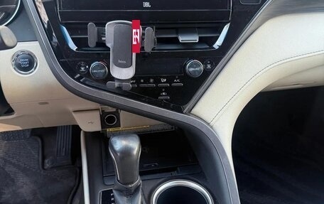 Toyota Camry, 2022 год, 3 600 000 рублей, 9 фотография