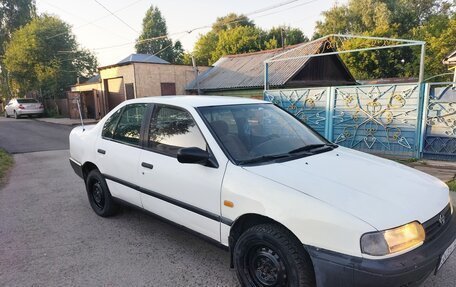 Nissan Primera II рестайлинг, 1990 год, 135 000 рублей, 3 фотография