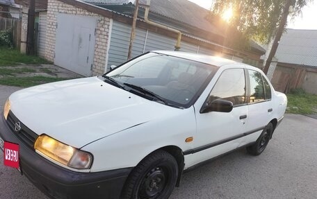Nissan Primera II рестайлинг, 1990 год, 135 000 рублей, 2 фотография