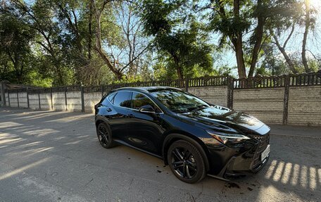 Lexus NX, 2022 год, 6 000 000 рублей, 2 фотография