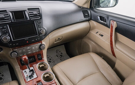 Toyota Highlander III, 2010 год, 2 199 000 рублей, 12 фотография