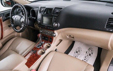 Toyota Highlander III, 2010 год, 2 199 000 рублей, 13 фотография